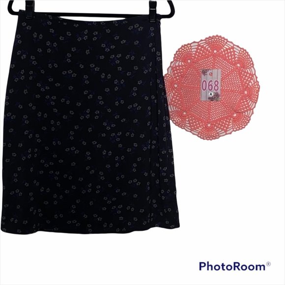 The Limited Dresses & Skirts - The Limited Stretch Printed Skirt w/Zipper